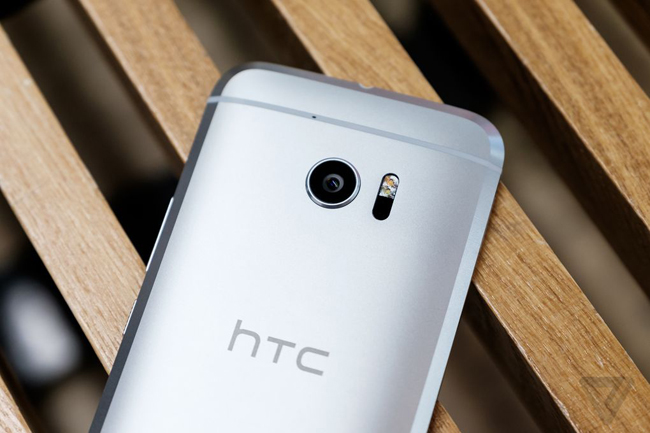 HTC 10 sở hữu camera UltraPixel 12 megapixel.