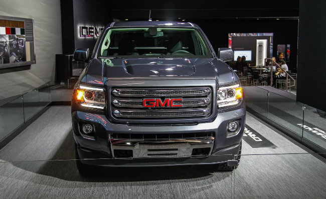 GMC Canyon là một xe tải mới nhưng có giá chỉ 20.955 USD và sở hữu một thân hình haapx dẫn cùng kiểu cách, màu sắc bắt mắt. Xe trang bị động cơ I-4, dung tích 2.5L, sản sinh công suất 200 mã lực và đi kèm với hộp số sàn 6 cấp. Cùng với động cơ mạnh, xe còn có hệ thống chống bó cứng phanh trên 4 bánh, vành bánh xe bằng nhôm tổng hợp cỡ 16-inch, các ghế ngồi điều chỉnh bằng điện xoay 4 hướng và rất nhiều túi khí an toàn.