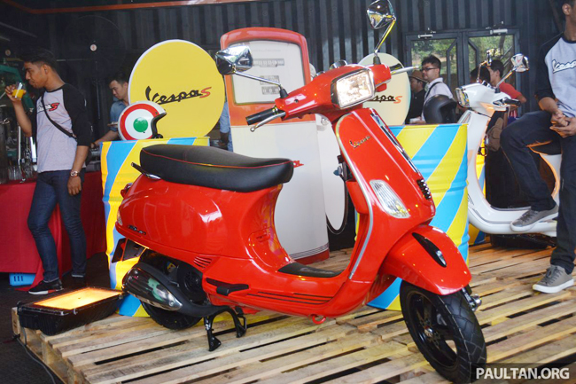 Vespa tại Malaysia vừa chính thức ra mắt thị trường nước này mẫu Vespa 125S 2016 trong một sự kiện do nhà phân phối chính thức Naza Premira tổ chức.