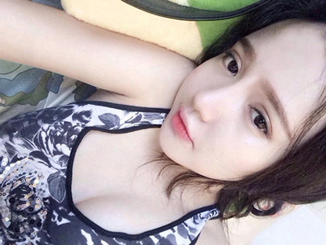 Bạn gái hot girl của Titi HKT