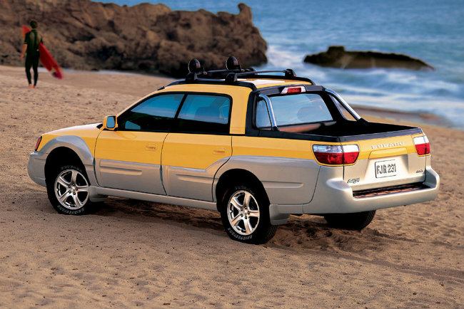 Subaru Baja: mẫu xe này ra đời cả trước khi xu trào chế tạo ô tô phù hợp với phong cách sống năng động bùng bổ. Baja kết hợp giữa thể dạng xe bán tải và xe hơi thông thường nhưng nhìn rất đáng yêu. Đã qua 4 năm tuổi, Baja vẫn được nhiều dân phượt yêu thích. Với hệ dẫn động toàn bánh, kết cấu vững chắc đáng tin cậy cùng chỉ số tiêu thụ nhiên liệu hợp lý, Baja còn đang là mẫu xe thân thiện với môn trường.