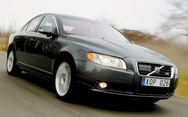 Cảm biến phát hiện nhịp tim trên xe Volvo S80 giúp lái xe phát hiện có kẻ lạ mặt đột nhập vào ghế sau của xe.