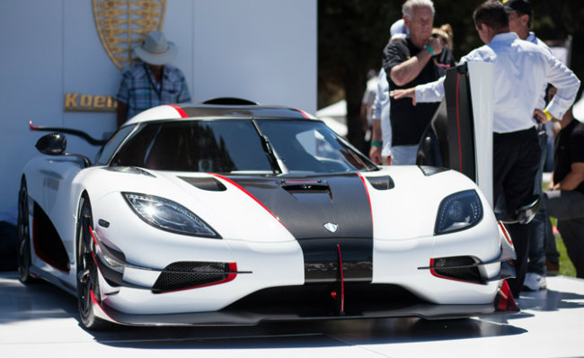 Koenigsegg là hãng xe Thụy Điển và nổi tiếng với việc chuyên tập trung vào các mẫu xe đỉnh cao về động cơ và tốc độ. Nhưng thật ngạc nhiên khi tất cả các mẫu xe Koenigsegg lại được sản xuất ở nơi vốn là nhà chứa các máy bay cũ ở Angelholm, Thụy Điển.