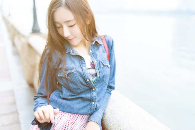 Ở góc nhìn nghiêng, Vương Hinh Dao thực sự rất giống nữ ca sĩ Hàn Quốc&nbsp;Jessica.&nbsp;