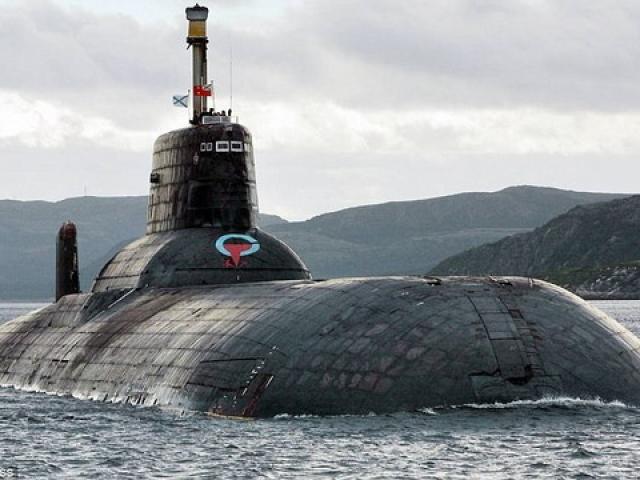 Nga điều tàu ngầm to nhất thế giới ra ”bể bơi của NATO”