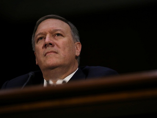 7. Mike Pompeo, giám đốc CIA, lấy bằng JD năm 1994. Pompeo đứng đầu cơ quan tình báo trung ương, tổ chức thu thập thông tin cho tổng thống và nội các chính phủ. Trước khi được bổ nhiệm, ông là Hạ nghị sĩ bang Kansas.