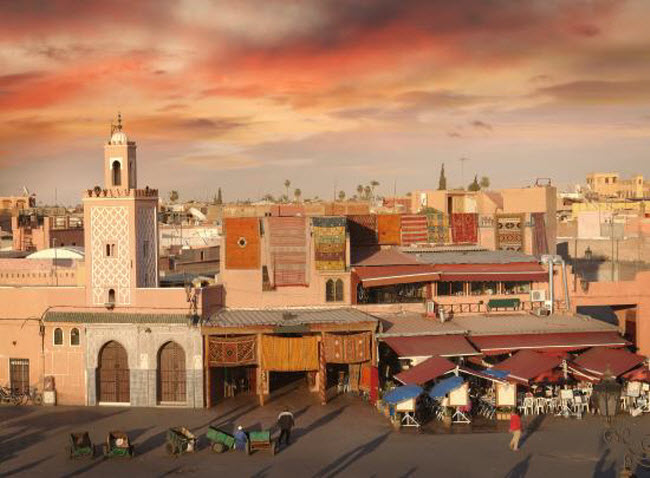 16. Marrakesh, Ma-rốc: Thành phố Marrakesh là một điểm đến kỳ diệu với các khu chợ, vườn, cung điện và nhà thờ Hồi giáo. Du khách có thể mất 1 ngày để khám phá khu phố cổ Medina.