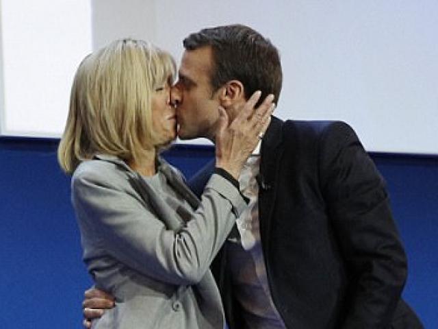 Bố mẹ Tổng thống Pháp: Sốc nặng vì con trai yêu cô giáo