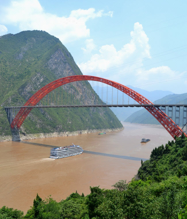 Cầu sông Wushan Yangtze, Trung Quốc.