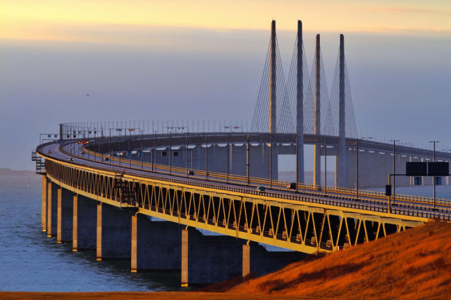 Cầu Øresund, Đan Mạch và Thụy Điển.