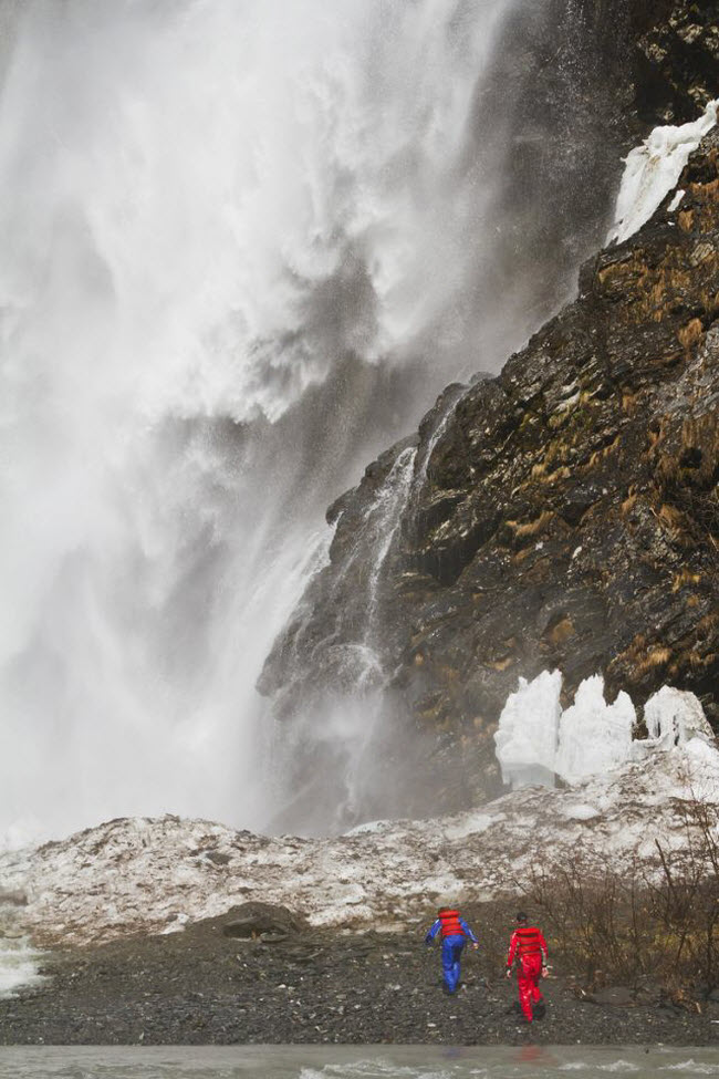 Thác Bridal Veil ở Valdez, Alaska.