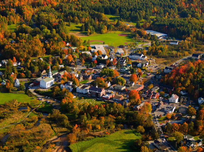 Stowe, Mỹ: Nằm tại bang Vermont, thị trấn nghỉ dưỡng Stowe nổi tiếng với các hoạt động trượt tuyết, đạp xe đường trường, đi bộ đường dài và spa đẳng cấp thể giới.