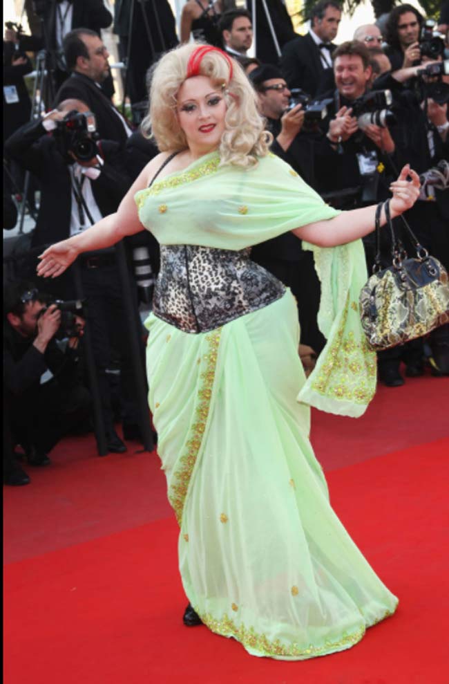 Linda Marraccini thì như một nàng sâu xanh vào Cannes&nbsp;2010