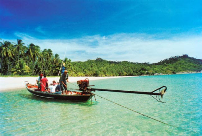 Thong Nai Pan, Koh Phangan: Bãi biển Thong Nai Pan nằm tại khu vực yên tĩnh nhất trên đảo Koh Phangan. Nơi đây có bãi cát trắng và rừng xanh mướt bao phủ xung quanh.