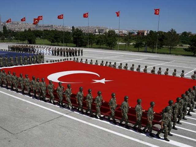 Thổ Nhĩ Kỳ gấp rút đưa quân đội đến bảo vệ Qatar
