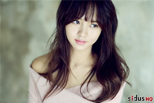 Kim So Hyun hiện đang gây sốt với phim truyền hình &#34;Mặt nạ quân chủ&#34; đóng cặp cùng Yoo Seung Ho.