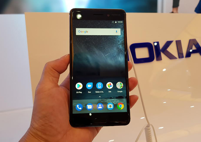 Nokia 6 sở hữu thiết kế vỏ nhôm khá cứng cáp khi cầm nắm, thay thế hoàn toàn thiết vỏ nhựa Polycarbonate trước đó.