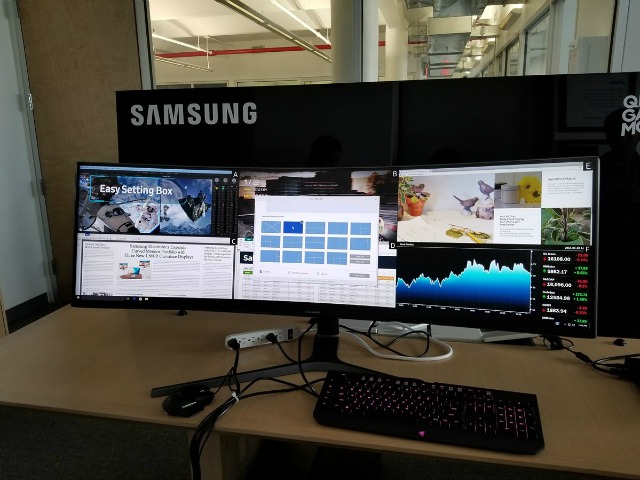 Samsung ra mắt màn hình chơi game cong siêu ấn tượng