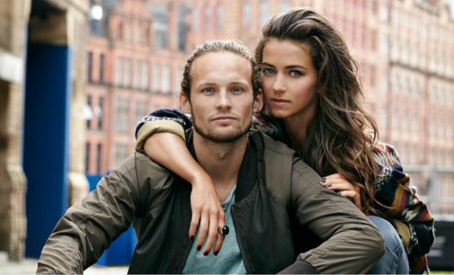 Candy-Rae Fleur - bạn gái hậu vệ Daley Blind: Là một siêu mẫu, vũ công, diễn viên&nbsp;truyền hình&nbsp;có tiếng của Hà Lan.