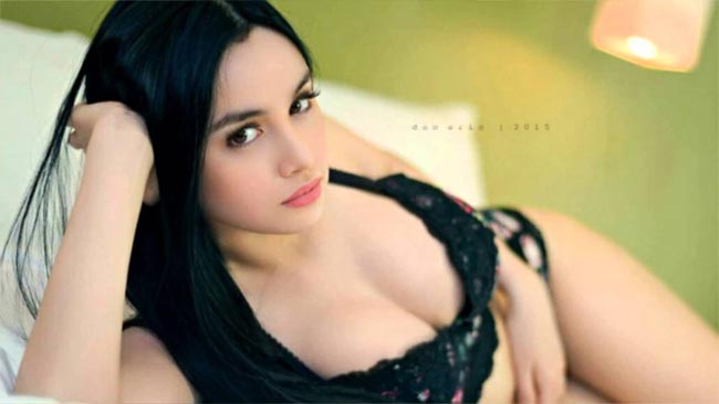 Kim Domingo cũng là một người đẹp nổi tiếng với thân hình phồn thực.&nbsp;