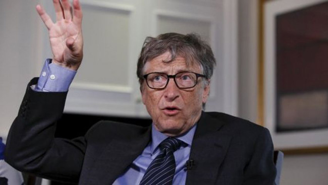 7. Bill Gates là một doanh nhân người Mỹ, nhà từ thiện, tác giả và chủ tịch tập đoàn Microsoft, ông luôn đứng đầu danh sách những người giàu nhất thế giới từ năm 1995 tới nay.