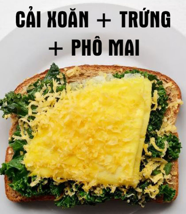 Cải xoăn, trứng chiên và phô mai