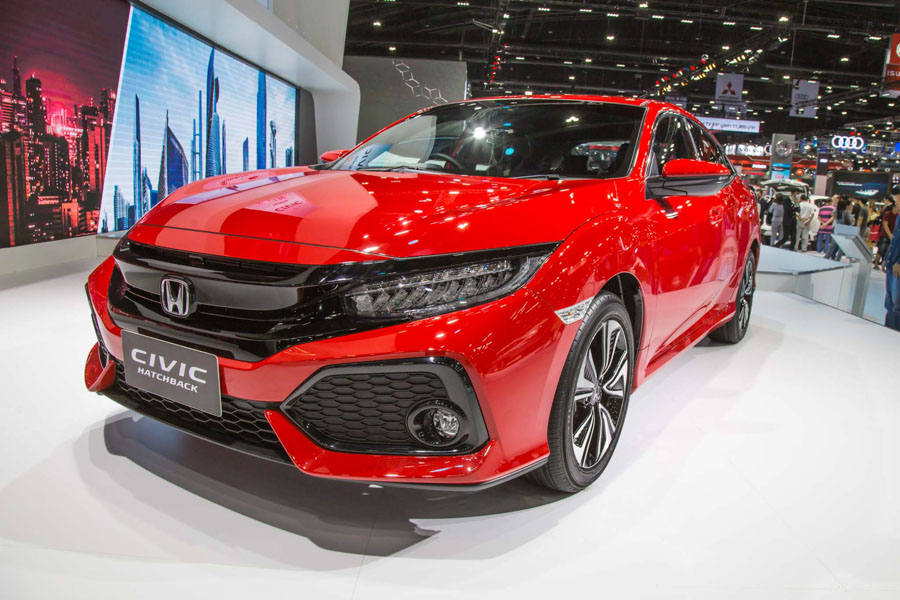 Honda Civic hatchback 5 cửa đỏ Rallye Red tuyệt đẹp có giá 773 triệu đồng - 1
