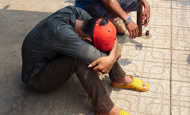 Nóng trong tuần: Hai thanh niên táo tợn cướp ngân hàng ở Sài Gòn - 1