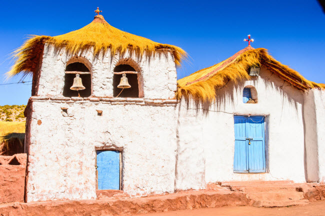 Thị trấn San Pedro de Atacama, Chile: Thị trấn hẻo lánh nằm giữa sa mạc Atacama, nơi khô nóng nhất thế giới. Nơi đây được coi là địa điểm dừng chân ưa thích của du khách trong hành trình vượt qua cánh đồng muối Salar de Uyuni ở Bolivia.