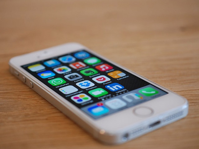 Tại sao iPhone 5S không có tính năng kiểm soát hiệu suất pin của iOS 11.3