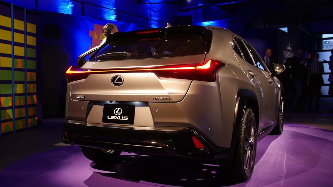 Lexus UX 2018 ra mắt tại Mỹ: Về Việt Nam không dưới 1,8 tỷ đồng - 4