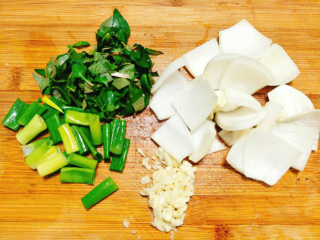 Đốn tim chàng với tràng lợn xào dứa chua chua giòn giòn cực hấp dẫn - 6