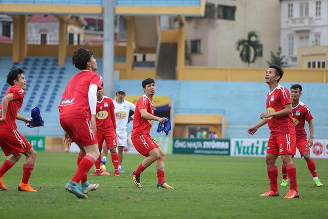 Nóng bỏng Hà Nội - HAGL: Công Phượng, Xuân Trường đá ma như Barca - 1