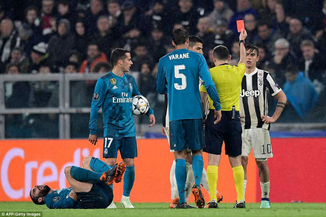 Ronaldo thăng hoa siêu phẩm, nhấn chìm Juventus & Buffon trong thảm kịch - 11