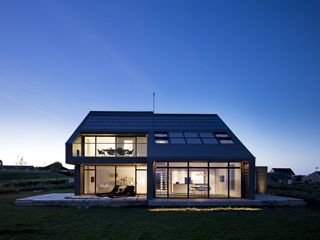 Ngôi nhà xinh đẹp này nằm tại thành phố Lystrup, Đan Mạch, được xây trên nền diện tích 200 m2.