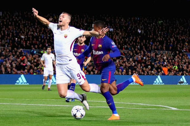 Messi tịt ngòi, Roma &#34;ghi 3 bàn&#34;: Barcelona đại thắng ở Nou Camp - 1