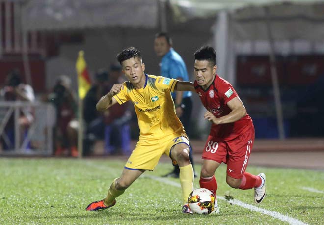 Văn Đức U23 &#34;xé lưới&#34; đội Công Vinh: Fan nữ xinh không ngừng &#34;bắn tim&#34; - 8