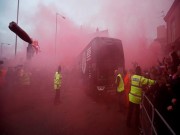 Bóng đá - Man City thảm bại trước Liverpool: Xe bus bị tấn công, điềm gở quái ác