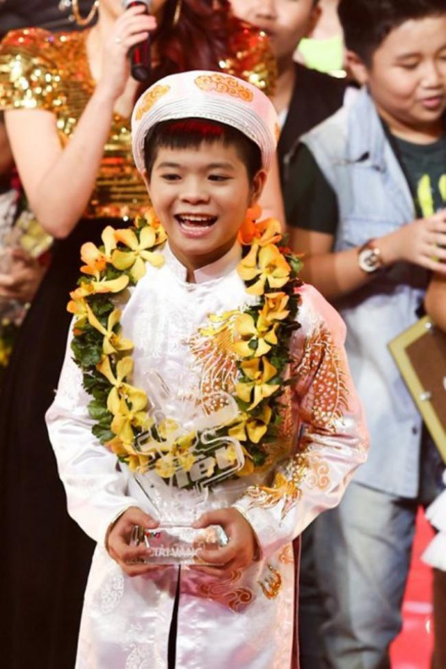 Quang Anh The Voice Kids bị nghi dao kéo vì gương mặt quá khác lạ - 8