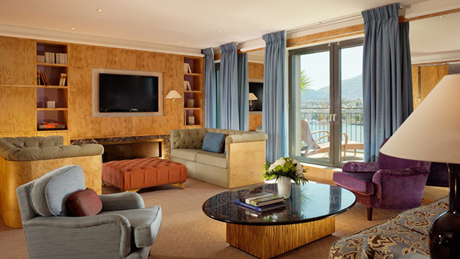 Phòng hạng sang tại khách sạn Khách sạn Le Richemond của Geneva có mức giá 600 triệu đồng/ đêm. Du khách có đặc quyền tổ chức tiệc cocktail trên sân hiên riêng hoặc thư giãn trong phòng tắm hamman (tắm kiểu Thổ Nhĩ Kỳ).