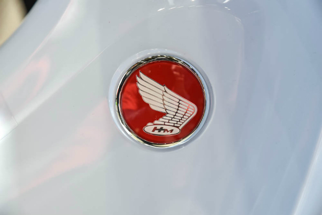 Lô-gô cánh chim huyền thoại của Honda Super Cub C125.