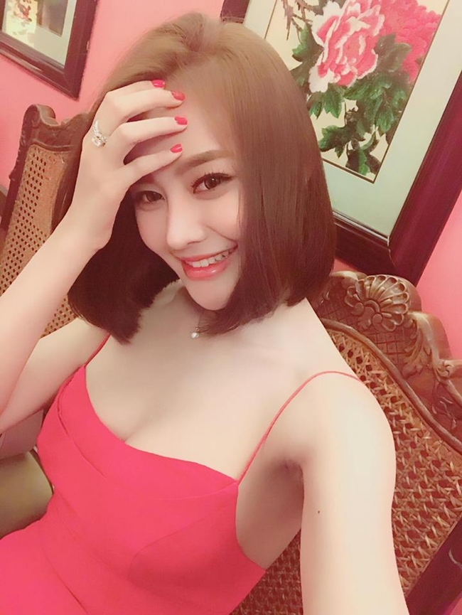 Dù sở hữu thân hình lý tưởng song sự nghiệp diễn xuất của Linh Chi không có nhiều tác phẩm ấn tượng ngoài &#34;Găng tay đỏ&#34;.