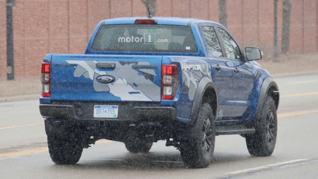 Ford Ranger Raptor 2018 ra mắt với tem thùng sau bắt mắt hơn - 5