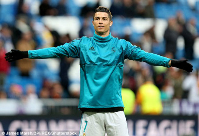Ronaldo &#34;thánh vấp cỏ&#34; hóa người hùng 11m, Real thoát hiểm trước Juventus - 1