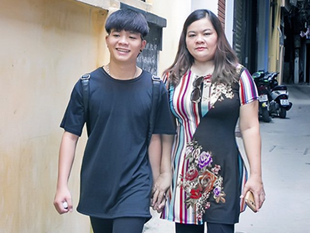 Mẹ Quang Anh The Voice Kid: ”Cát-xê giảm 5 lần làm gì có tiền phẫu thuật thẩm mỹ”