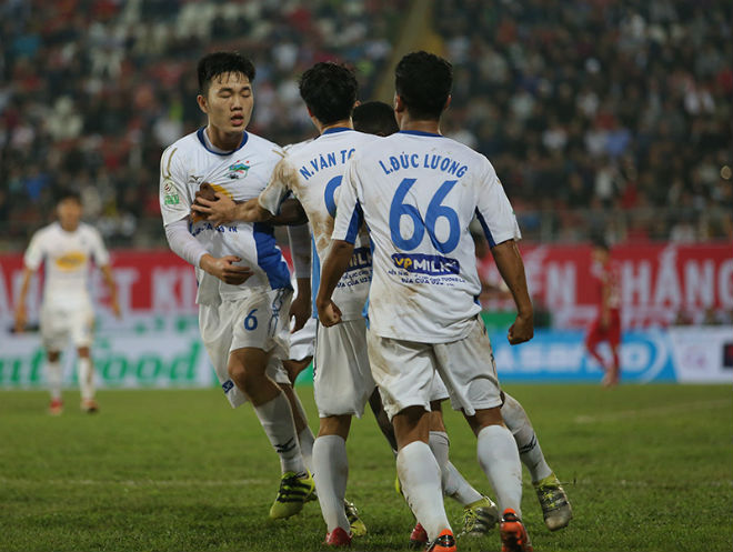 Hay nhất V-League tháng 3: Tuyệt đỉnh Than Quảng Ninh, Xuân Trường U23 VN - 2