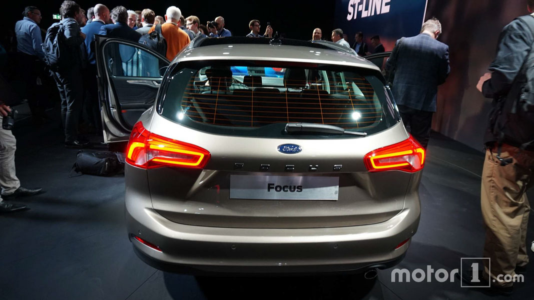 Ngắm nhìn bộ ảnh thực tế của Ford Focus 2019 vừa được ra mắt - 15