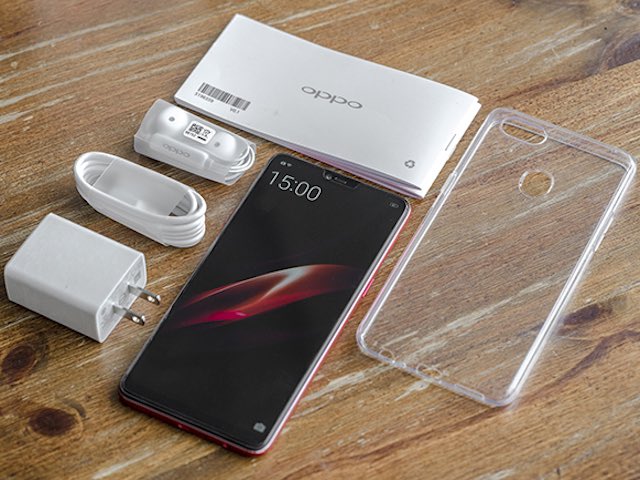 ”Đập hộp” Oppo F7 tai thỏ có camera selfie ”khủng” nhất