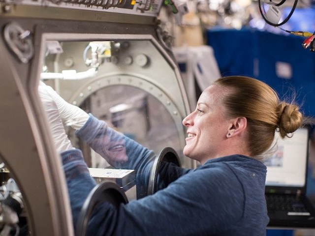Tinh trùng con người được đưa lên trạm vũ trụ ISS