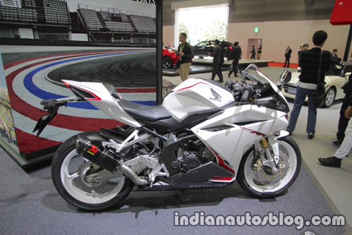 Honda CBR 250RR 2017 &#34;trắng tinh khôi&#34; trong màu áo mới - 3